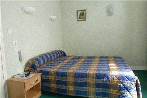 Logis Hotel Restaurant Du Commerce Pont-d'Ouilly المظهر الخارجي الصورة