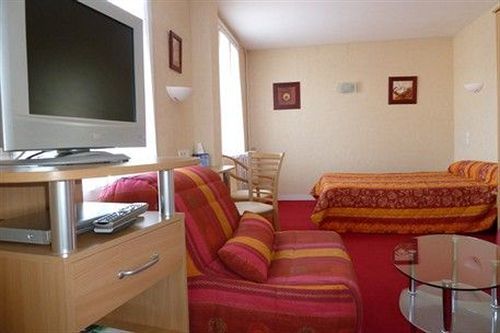 Logis Hotel Restaurant Du Commerce Pont-d'Ouilly المظهر الخارجي الصورة
