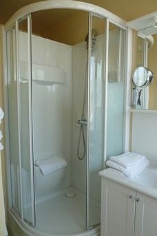 Logis Hotel Restaurant Du Commerce Pont-d'Ouilly المظهر الخارجي الصورة